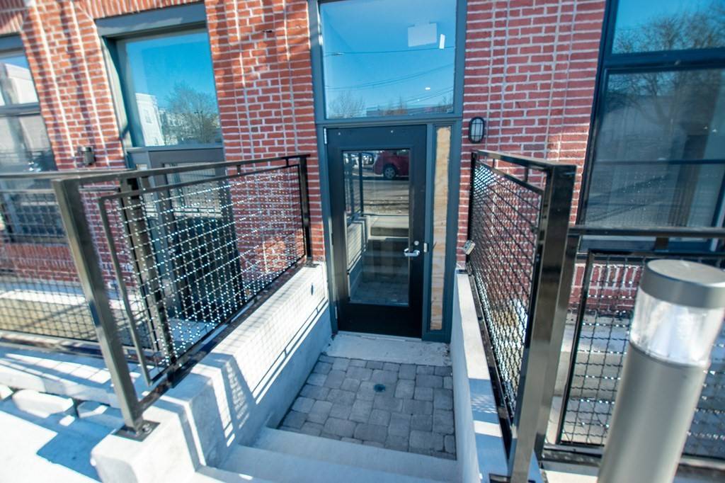 Somerville, MA 02145,163 Glen St #101E