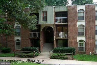 Annandale, VA 22003,3322 WOODBURN VILLAGE DR #32