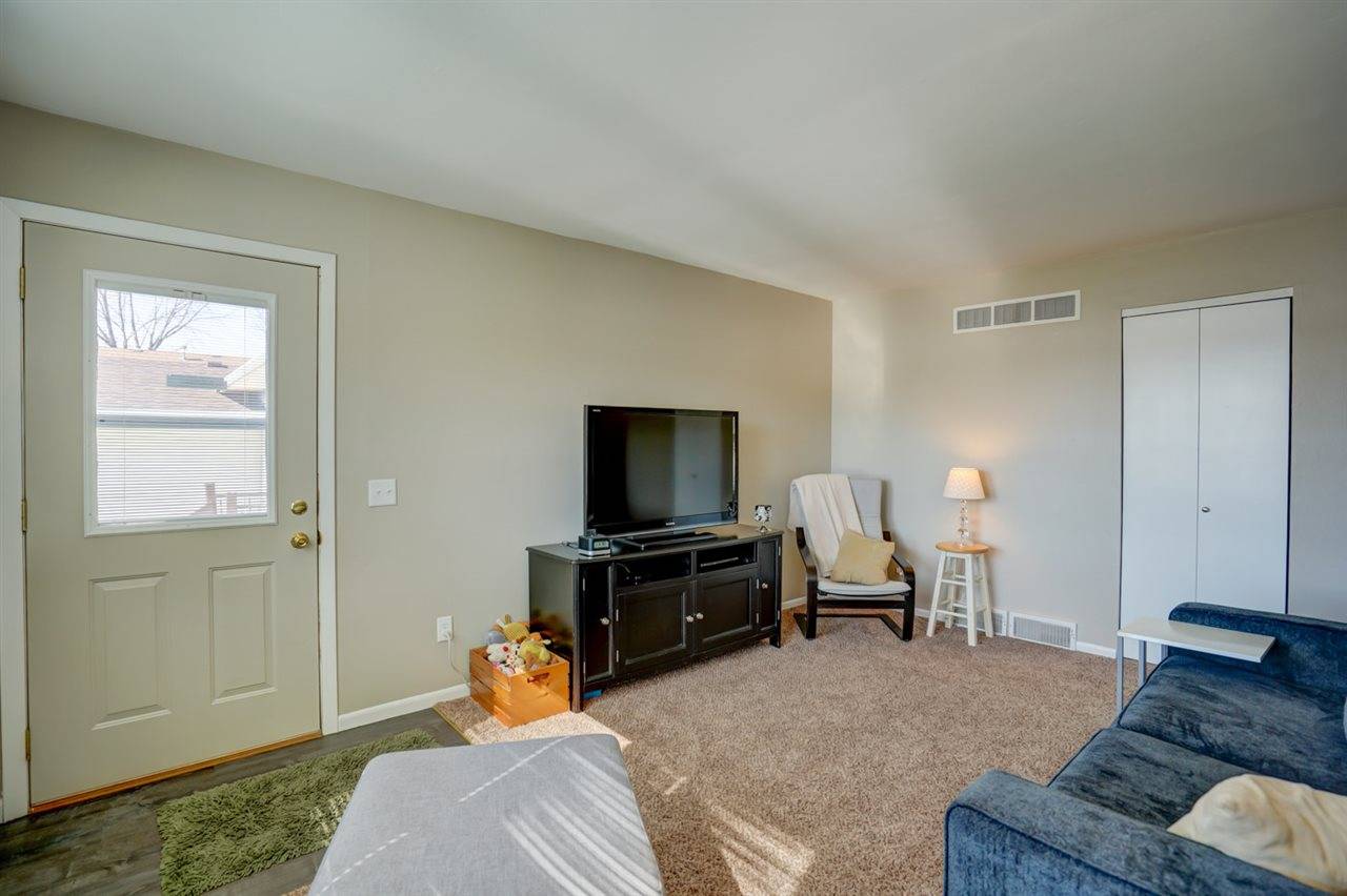 Stoughton, WI 53589,534-536 W Milwaukee St