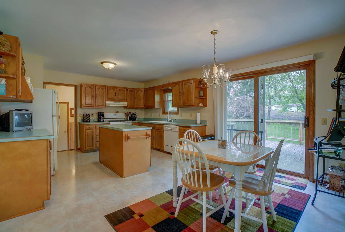 Stoughton, WI 53589,1678 Bell View Rd