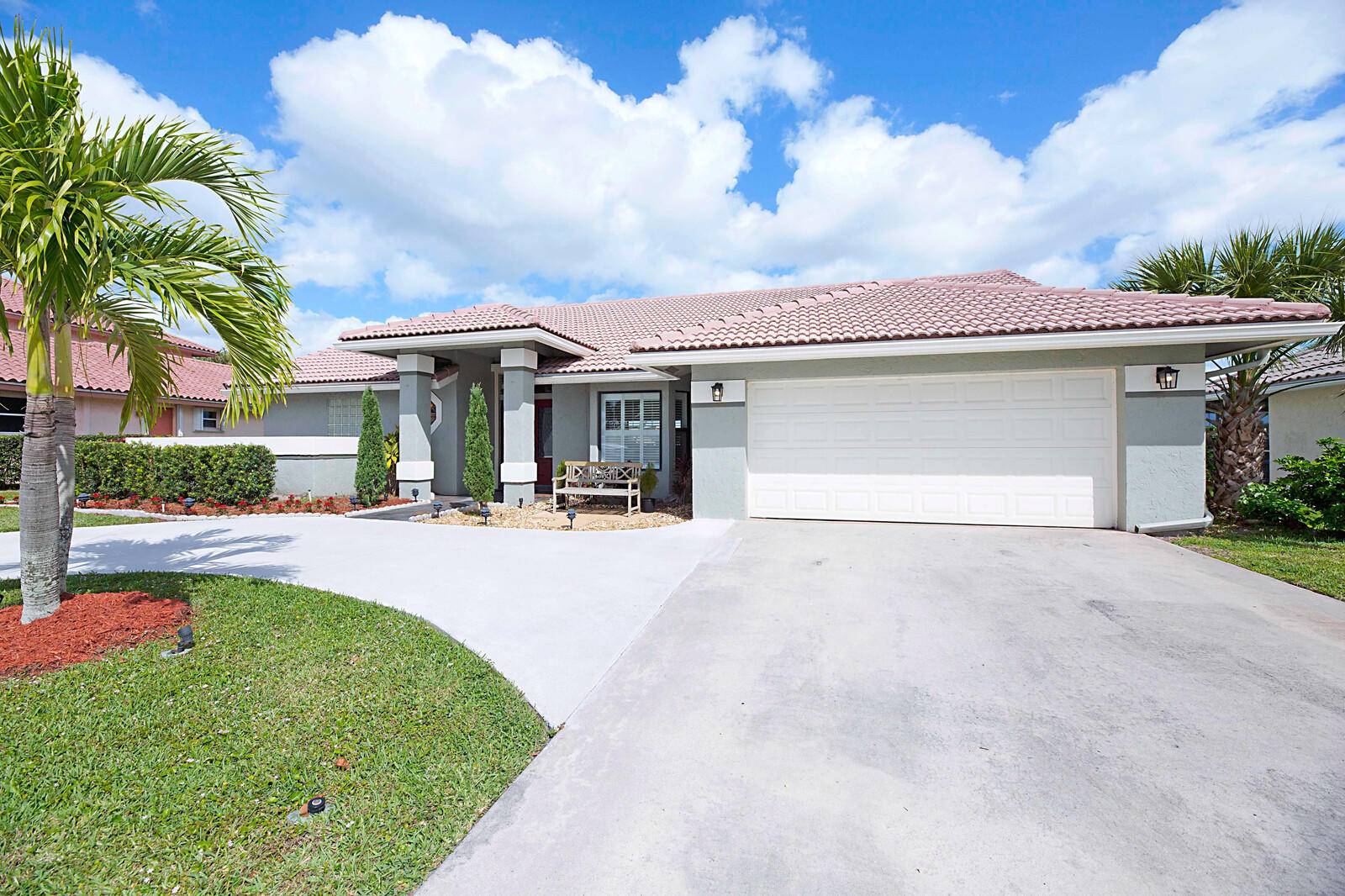 Lake Worth, FL 33467,6671 Lake Loran WAY