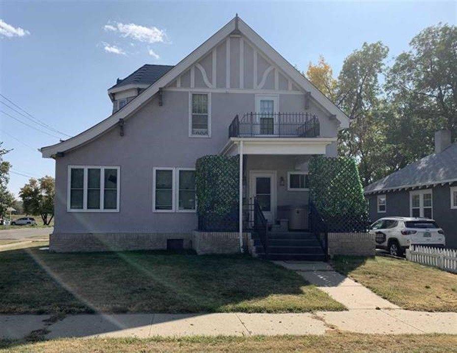 Minot, ND 58703,403 NW 5th Avenue