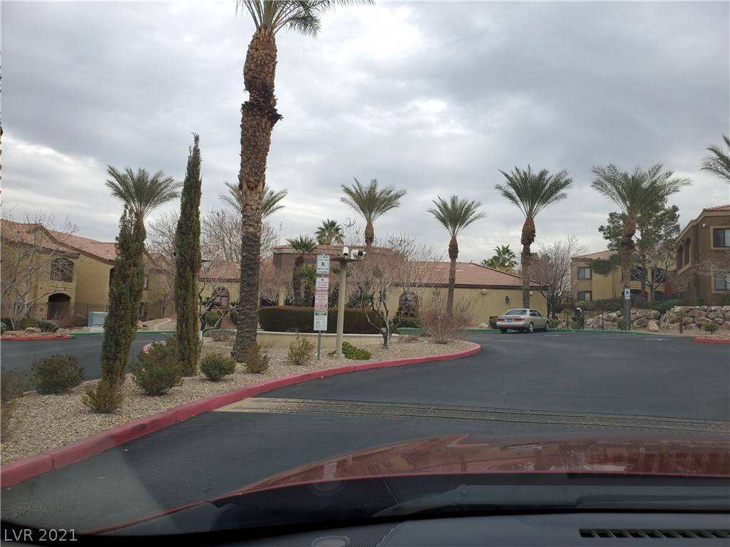 Henderson, NV 89052,950 Seven Hills Drive #2913