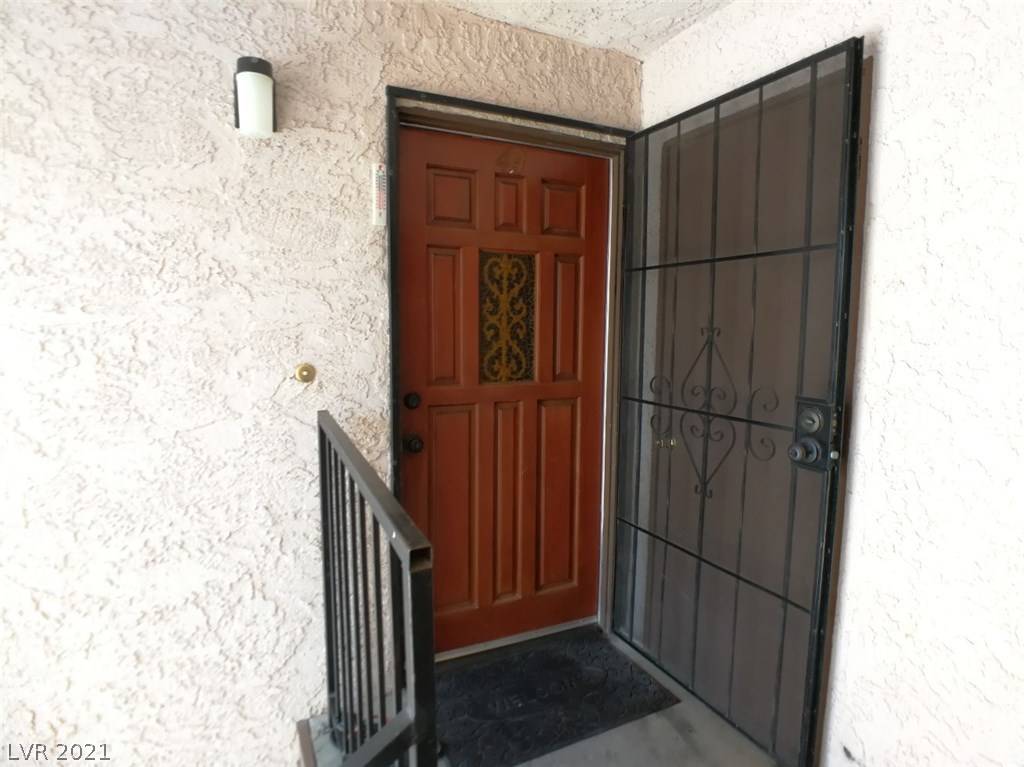 Las Vegas, NV 89103,5262 OSMAN Court #44