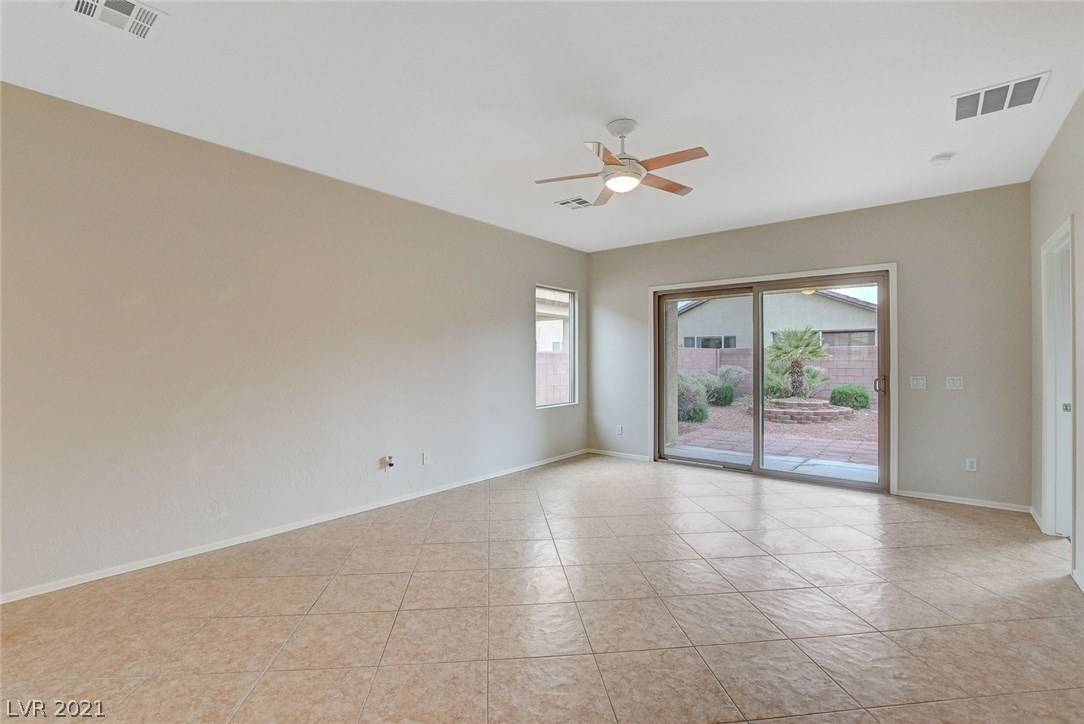 Las Vegas, NV 89122,6007 Saddle Horse Avenue