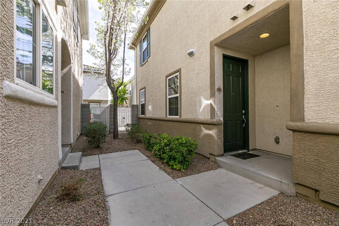 Las Vegas, NV 89108,3904 Sweet Pine Street #103