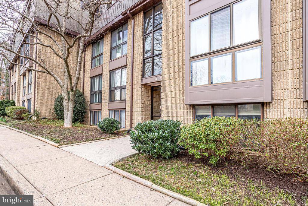 Alexandria, VA 22304,5130 MARIS AVE #201