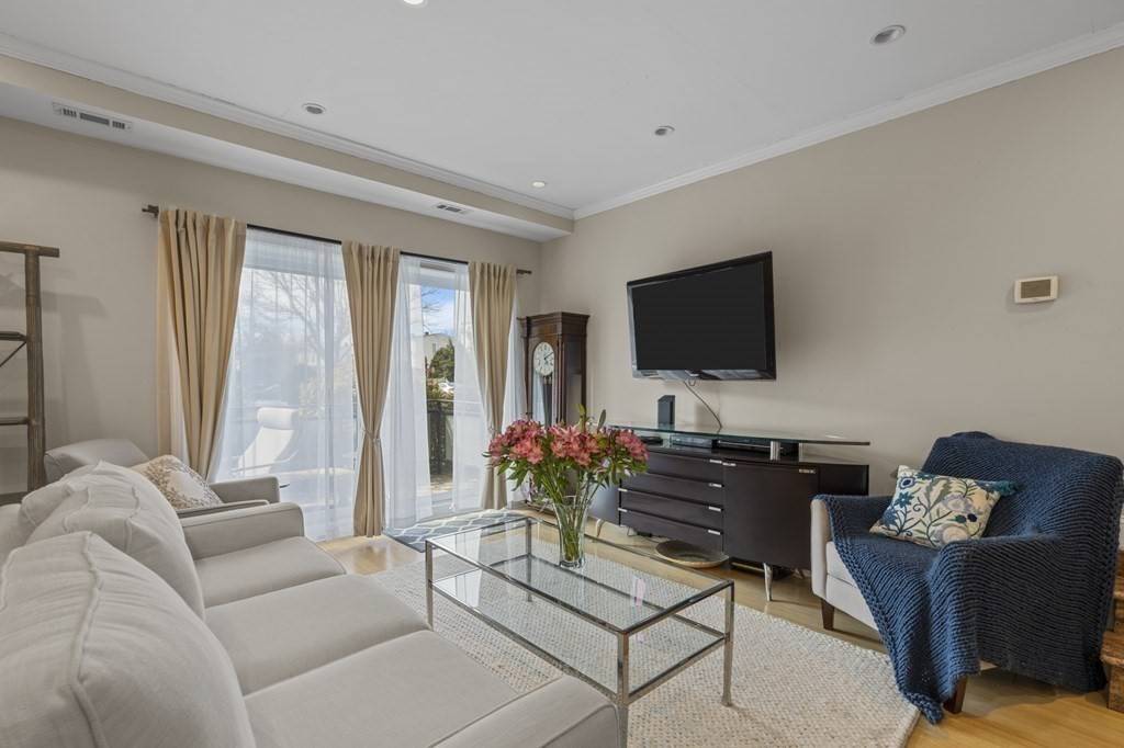 Boston, MA 02467,44 Broadlawn PARK #17