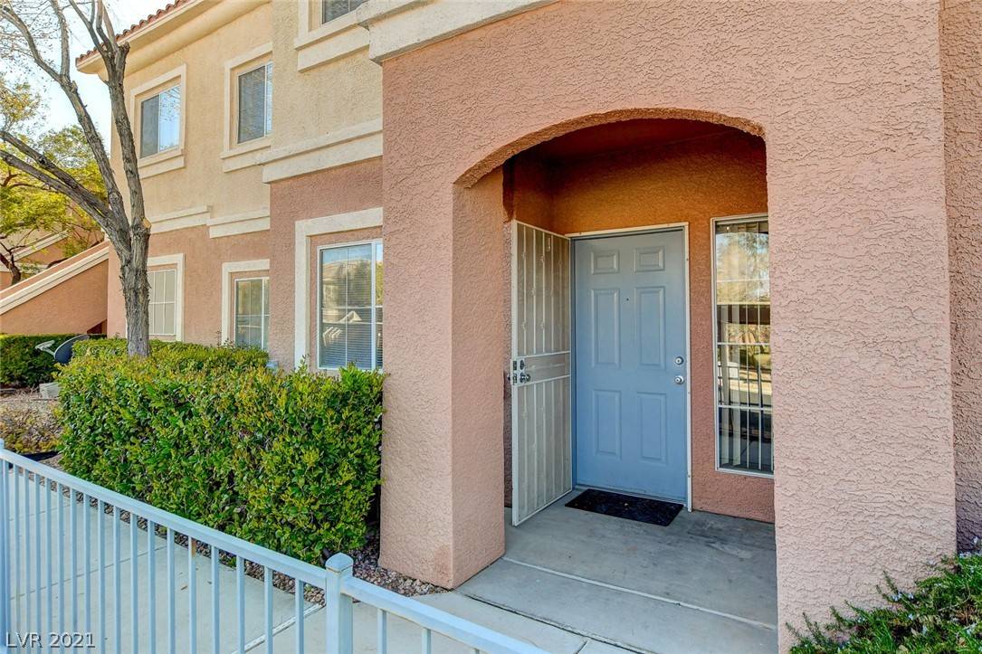 Las Vegas, NV 89144,353 Amber Pine Street #108