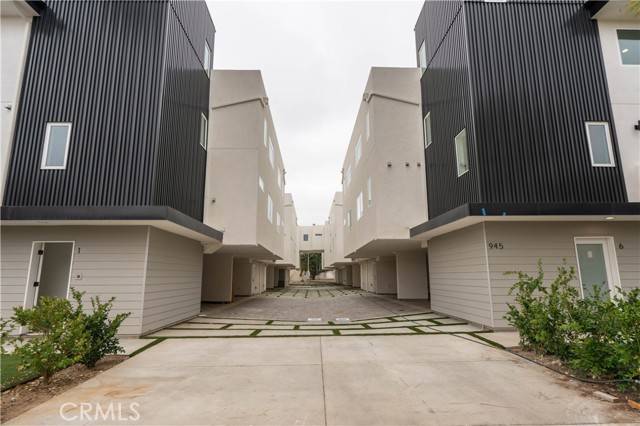 Hollywood, CA 90029,947 N Oxford AVE