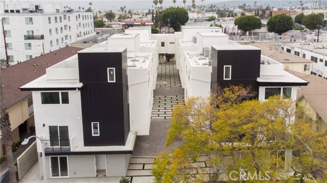 Hollywood, CA 90029,947 N Oxford AVE