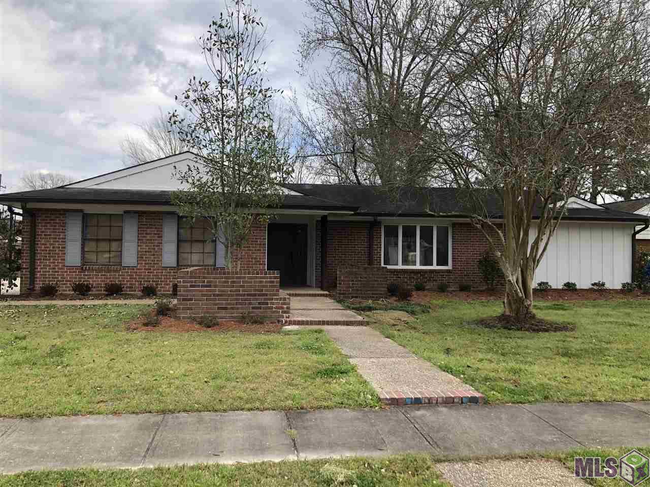 Baton Rouge, LA 70810,10315 WINTERHUE DR