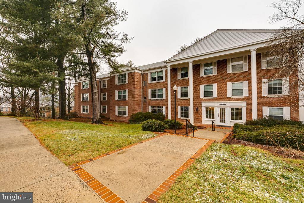 Mclean, VA 22102,7680 TREMAYNE PL #105