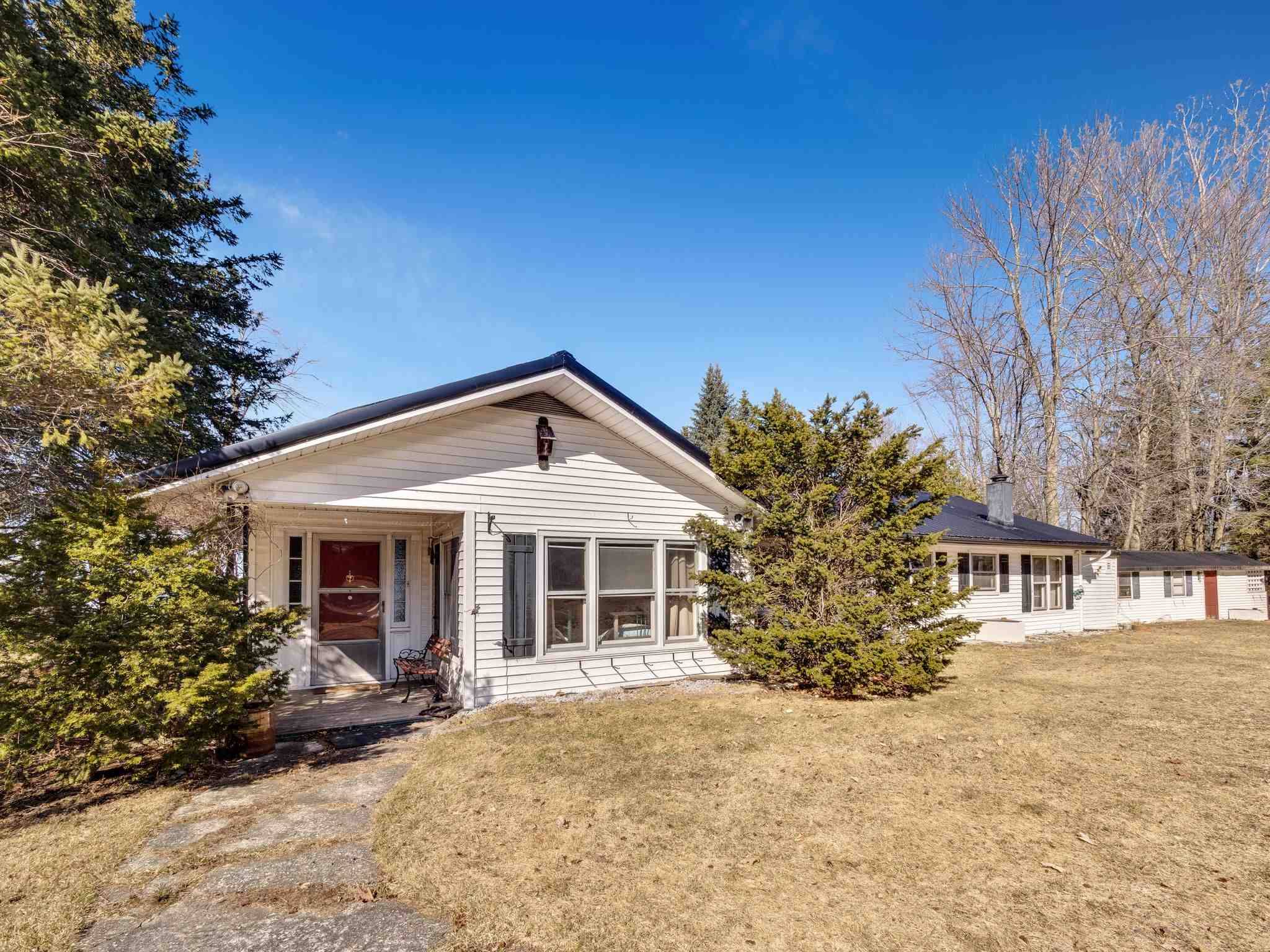 Isle La Motte, VT 05463,138 North Shore RD