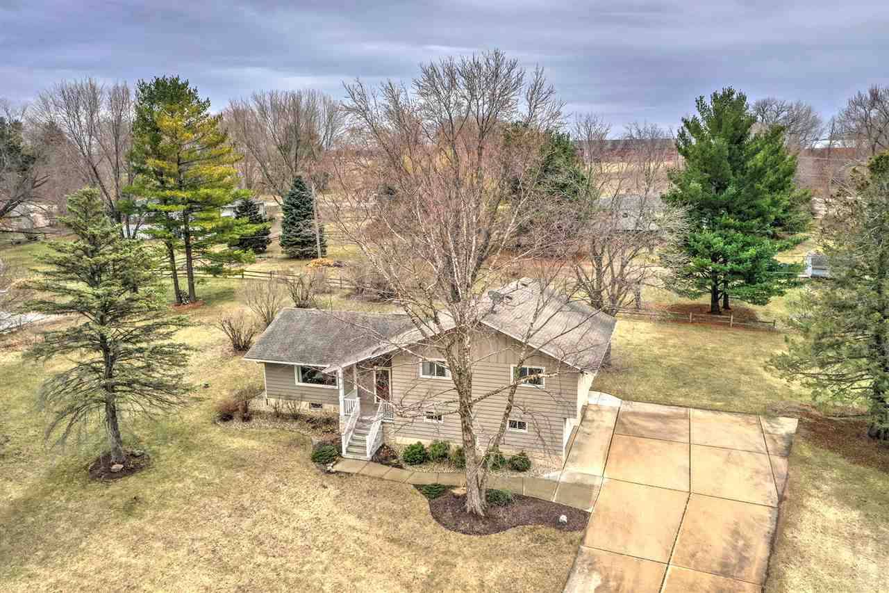 Stoughton, WI 53589,1735 Oakview Dr