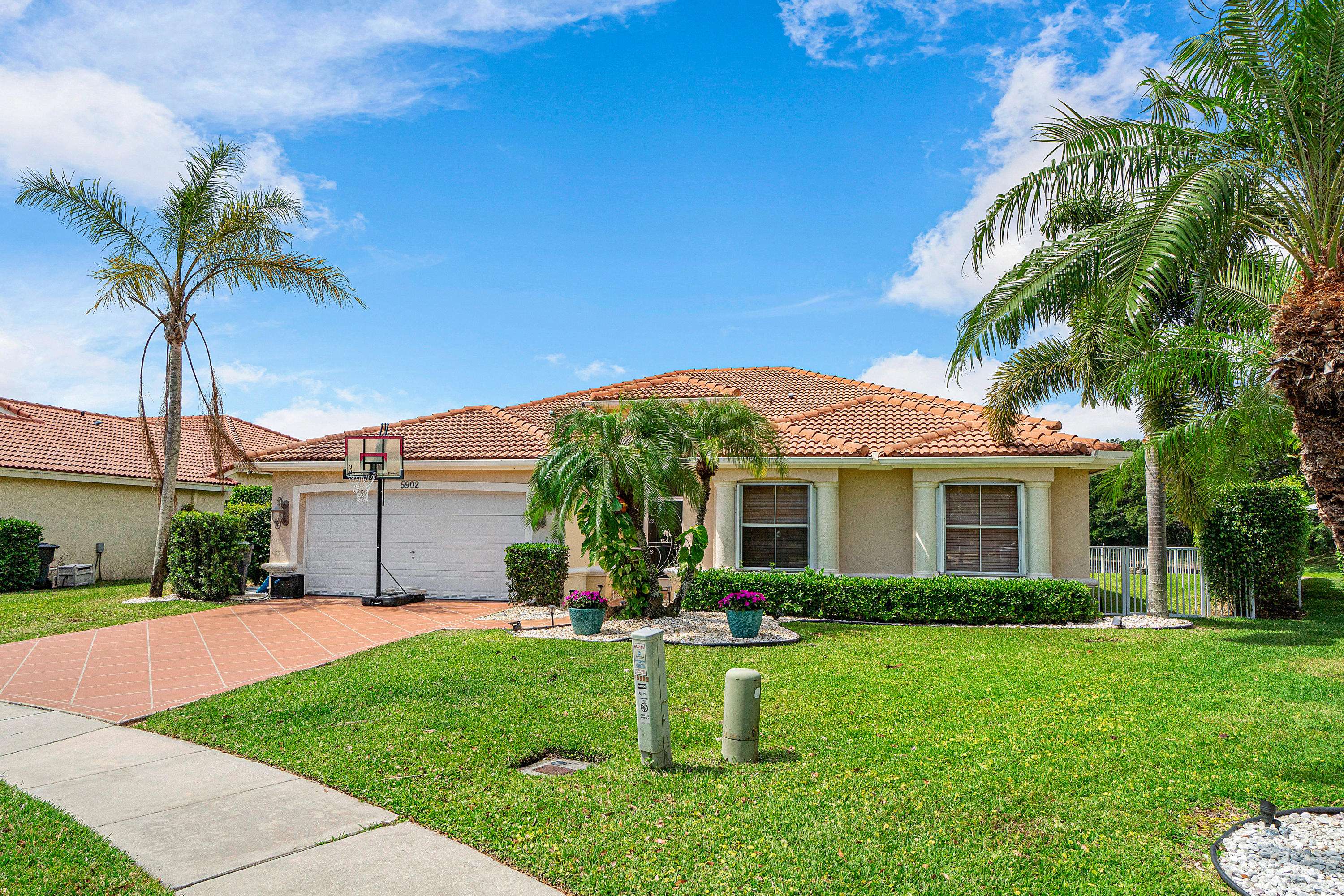 Lake Worth, FL 33463,5902 Las Colinas CIR