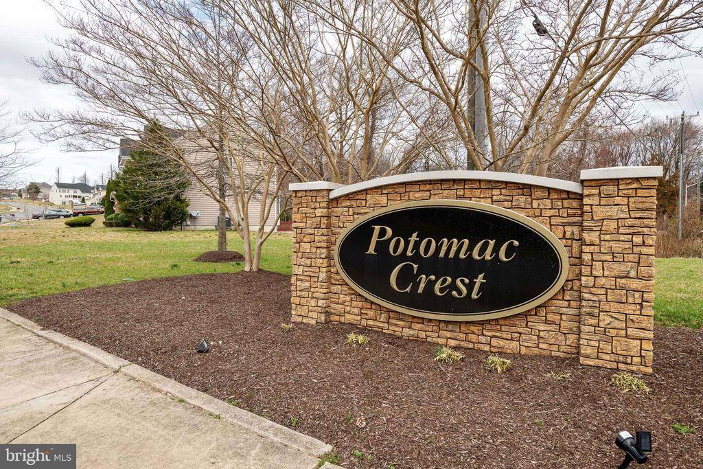 Triangle, VA 22172,19237 POTOMAC CREST DR