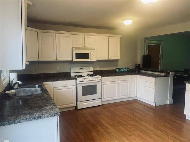 East Lansing, MI 48223,320 OAKHILL AVE