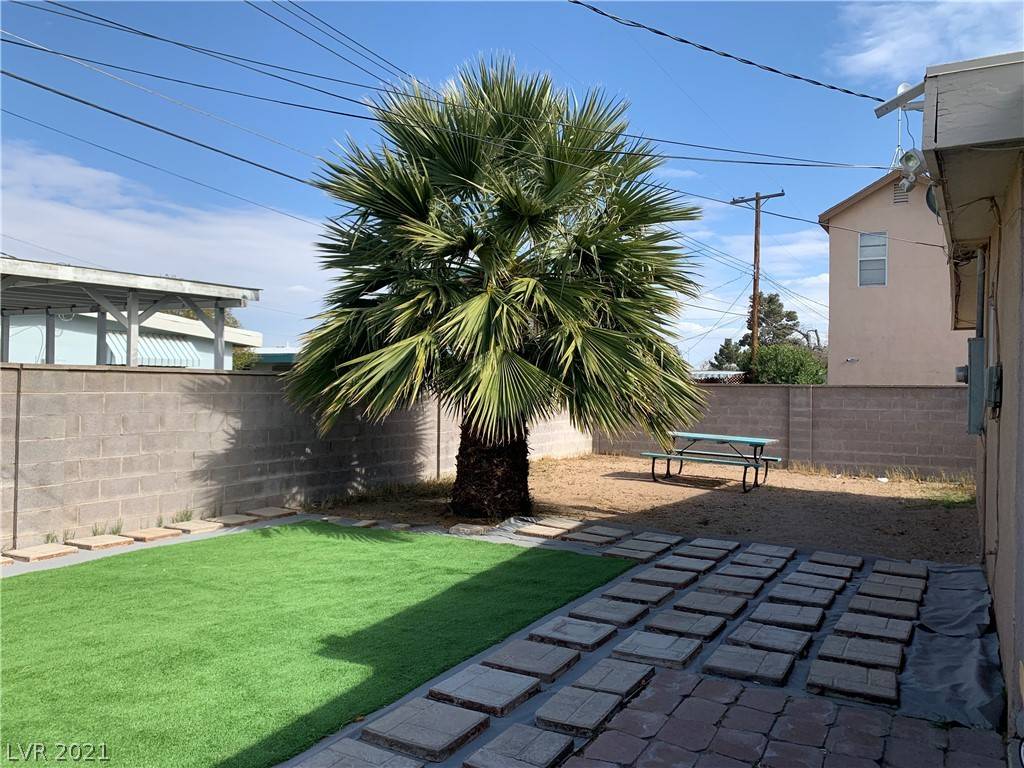 Las Vegas, NV 89107,312 Wisteria Avenue