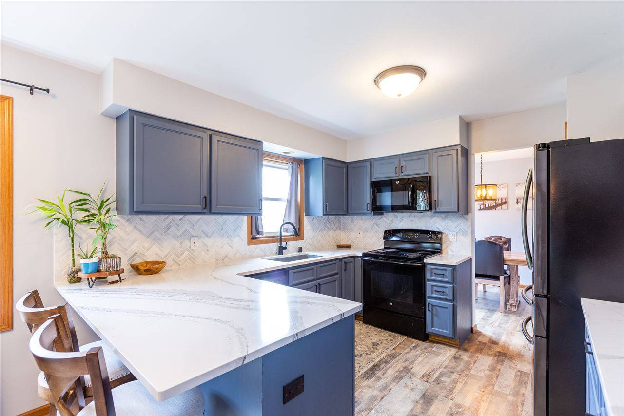 3759 Misty Ct, Deforest, WI 53532