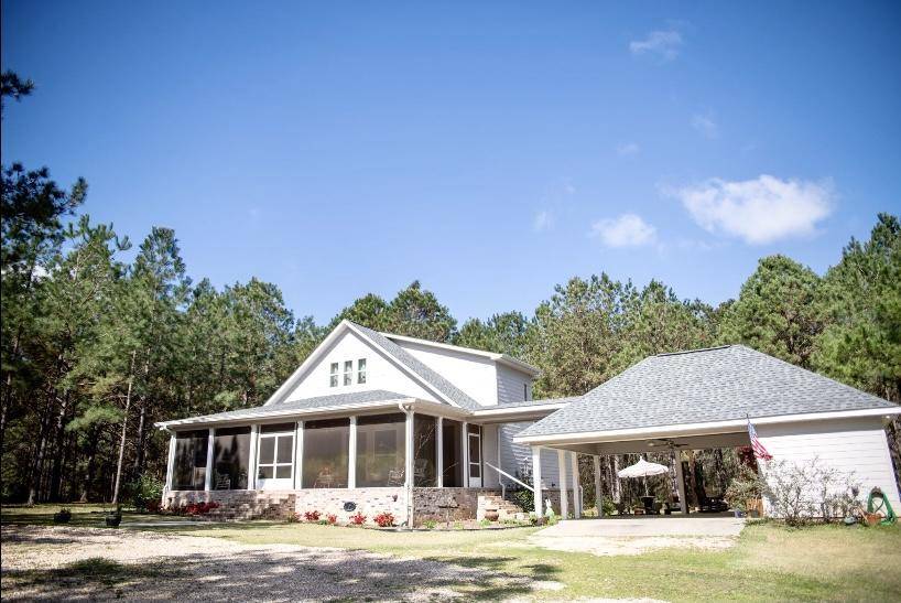Poplarville, MS 39470,565 Gobbler Head Rd