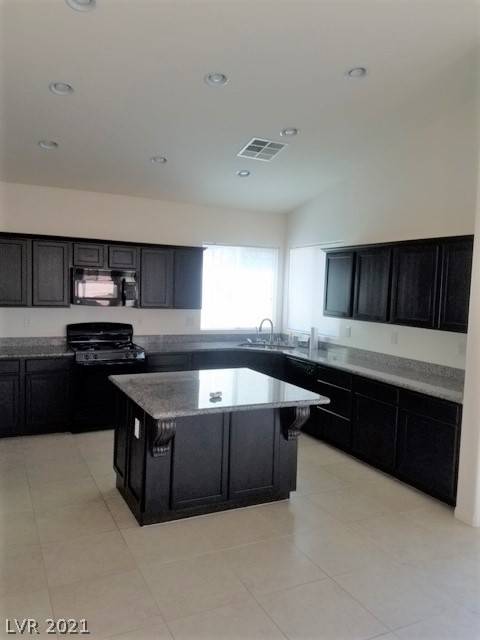 North Las Vegas, NV 89031,323 Caneflower Court