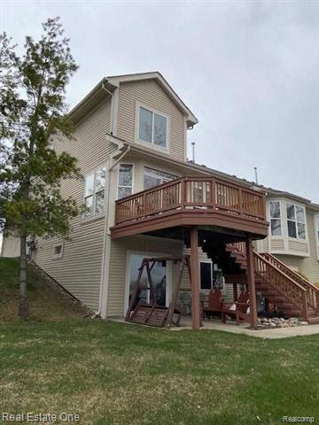 Oxford, MI 48371,951 STONY LAKE CRT CRT 32