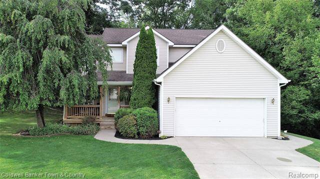 Howell, MI 48855,2409 HICKORY CIRCLE DR