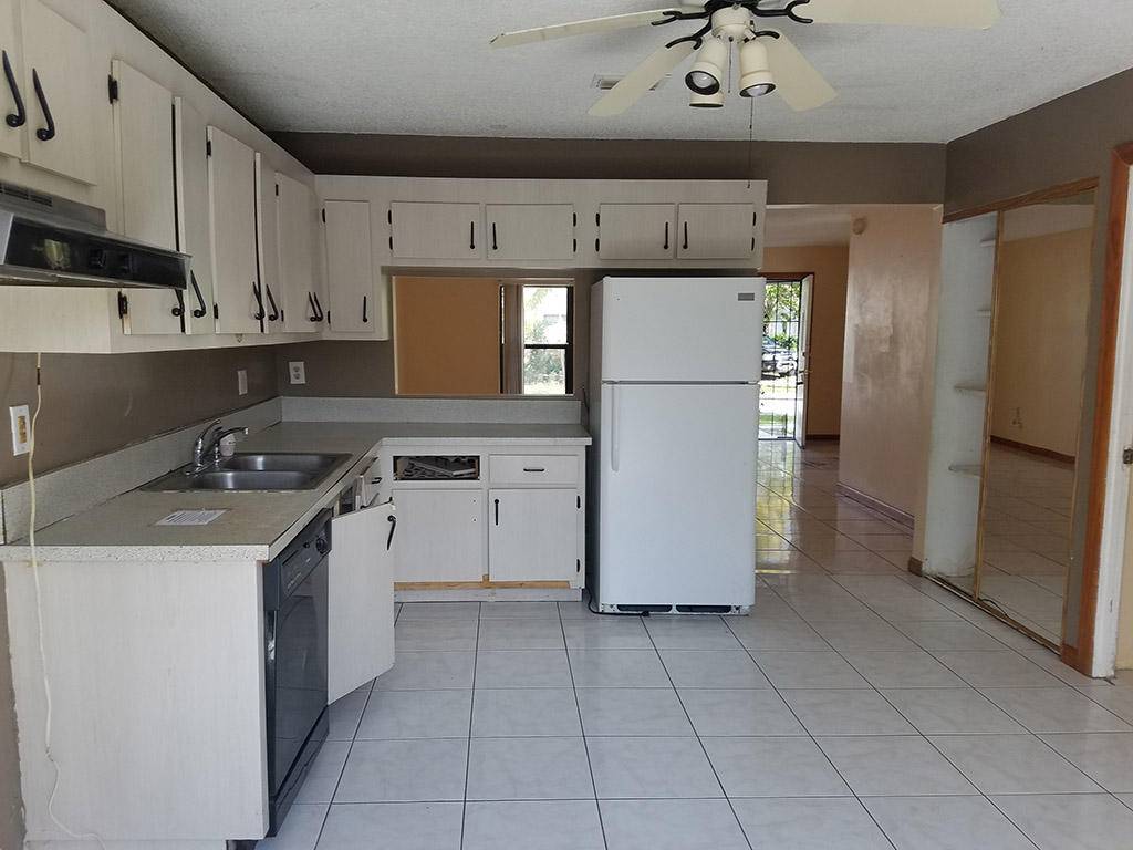 Lake Worth, FL 33463,5961 Triphammer RD