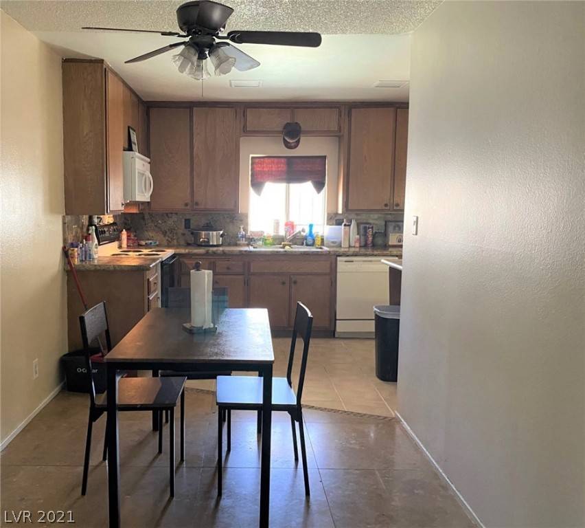 Las Vegas, NV 89121,407 Greenbriar Townhouse Way