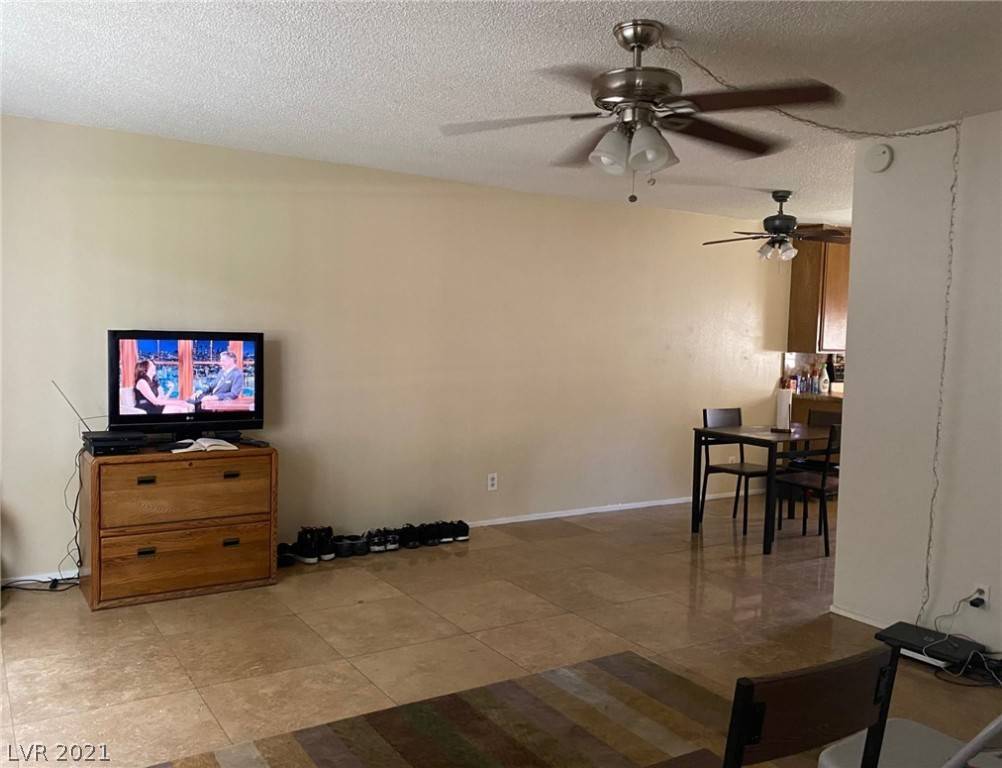 Las Vegas, NV 89121,407 Greenbriar Townhouse Way