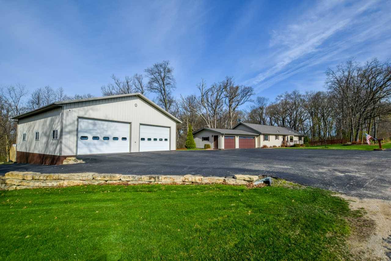 Shullsburg, WI 53586,21975 Silverthorn Rd