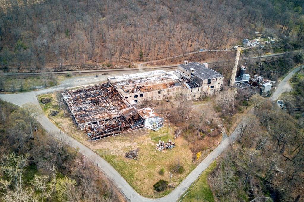 Russell, MA 01071,34 Valley View Ave