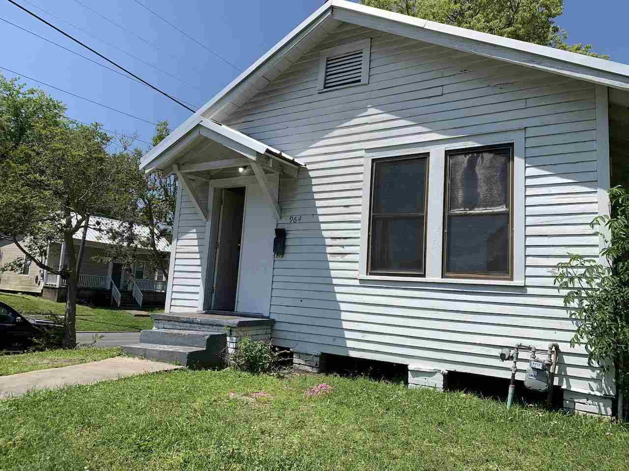 Baton Rouge, LA 70802,964 MAXIMILLIAN ST