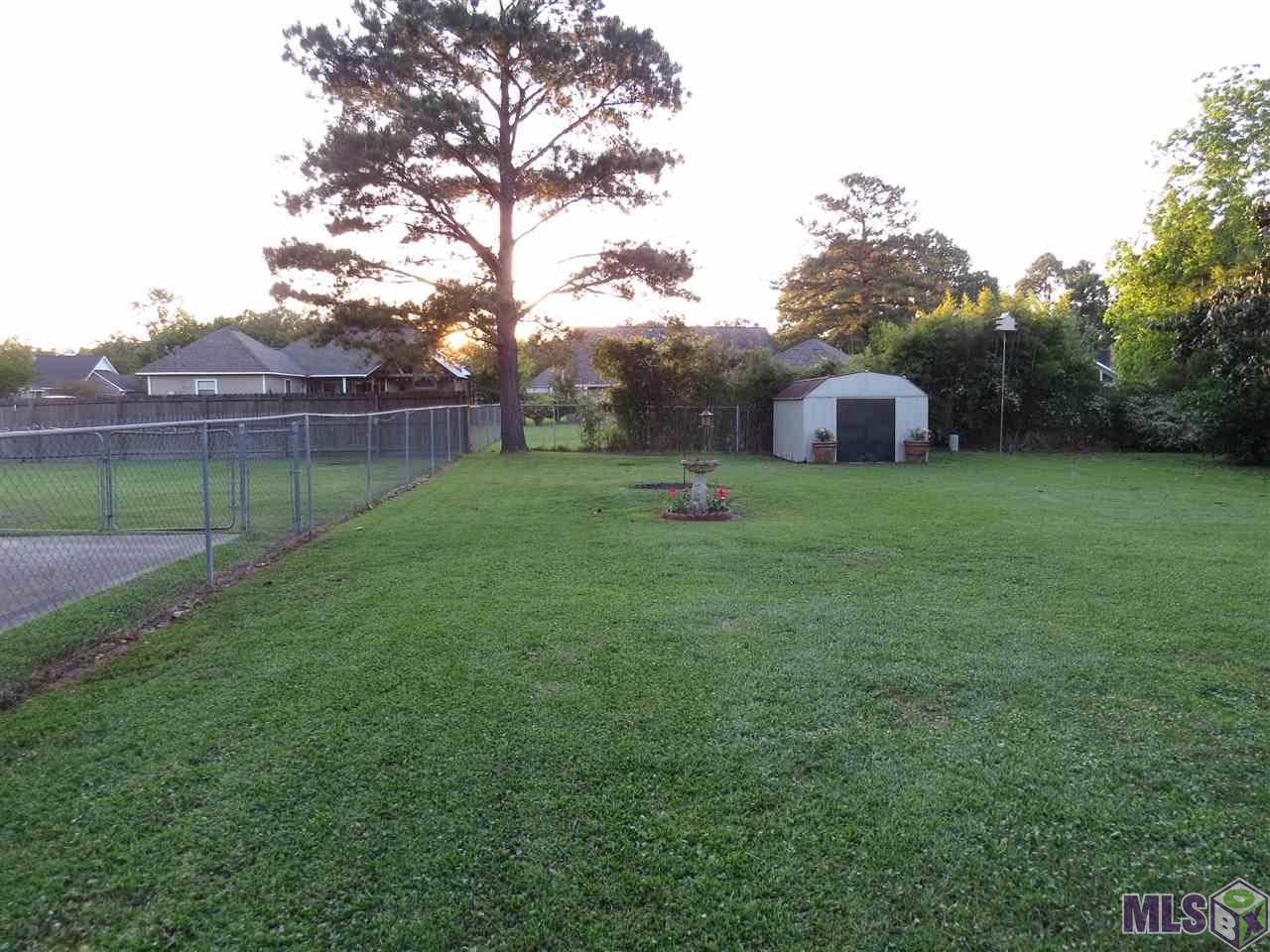 Greenwell Springs, LA 70739,9523 TRENDALE DR