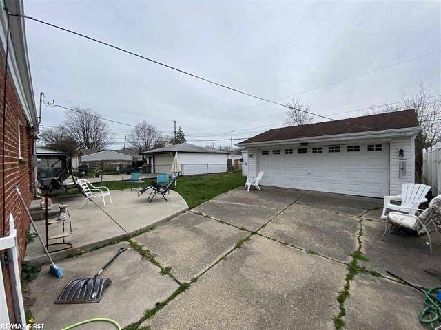 St. Clair Shores, MI 48082,21400 BRIARCLIFF