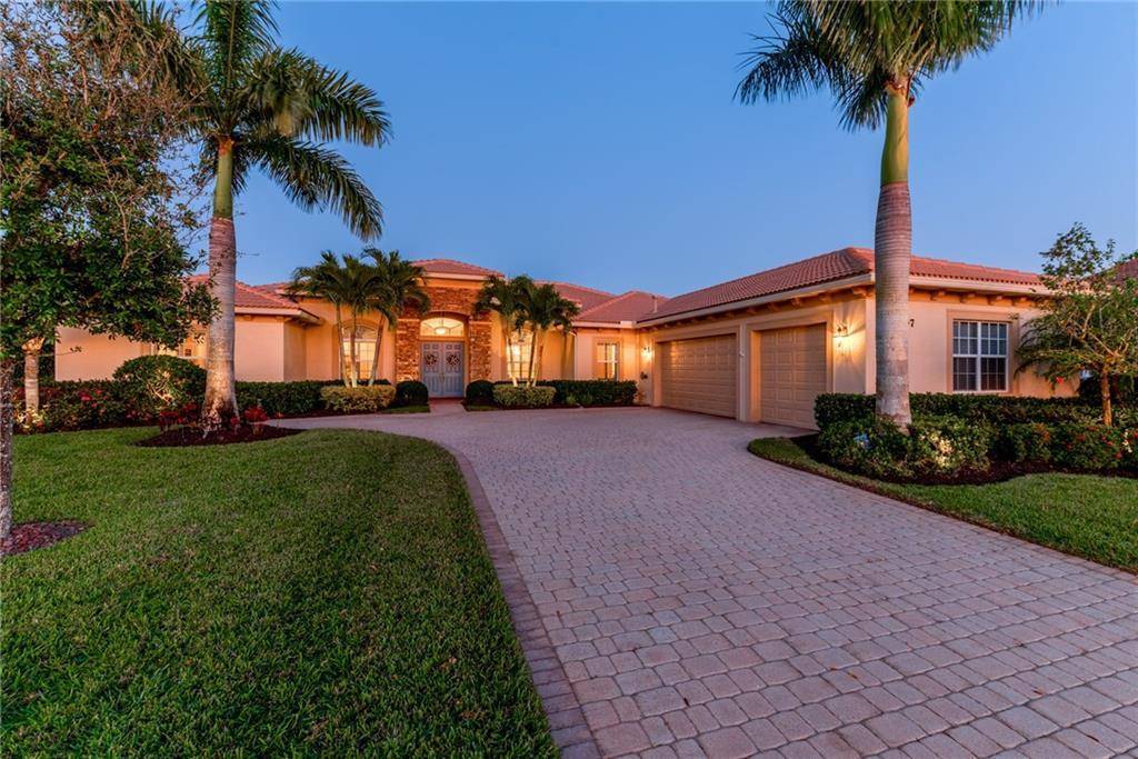 Stuart, FL 34997,747 SE Tres Belle CIR