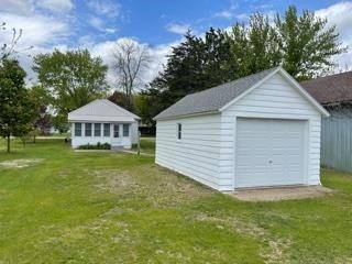 Avoca, WI 53506,107 S 6th St