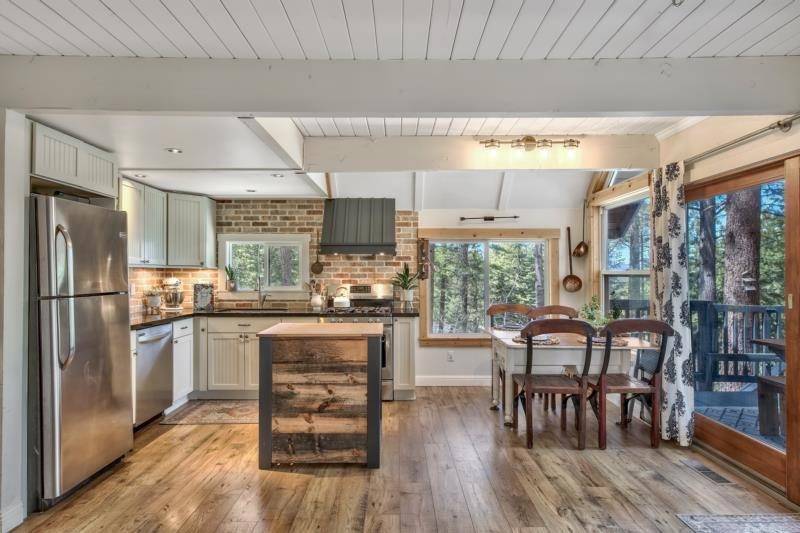 Truckee, CA 96161-1215,10146 Surrey Place