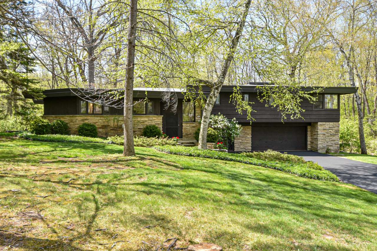 Mequon, WI 53092,5001 W Parkview Dr