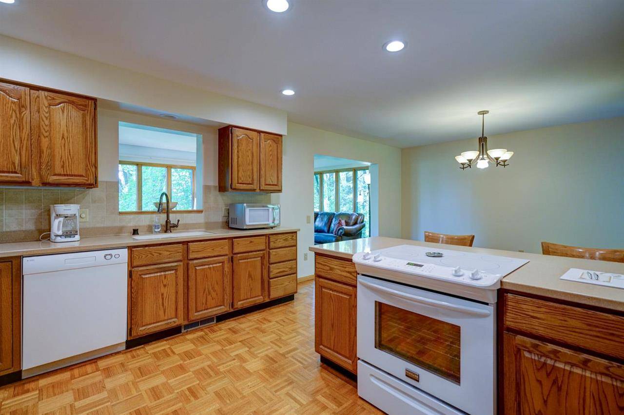 Deforest, WI 53532,7438 Red Bird Rd