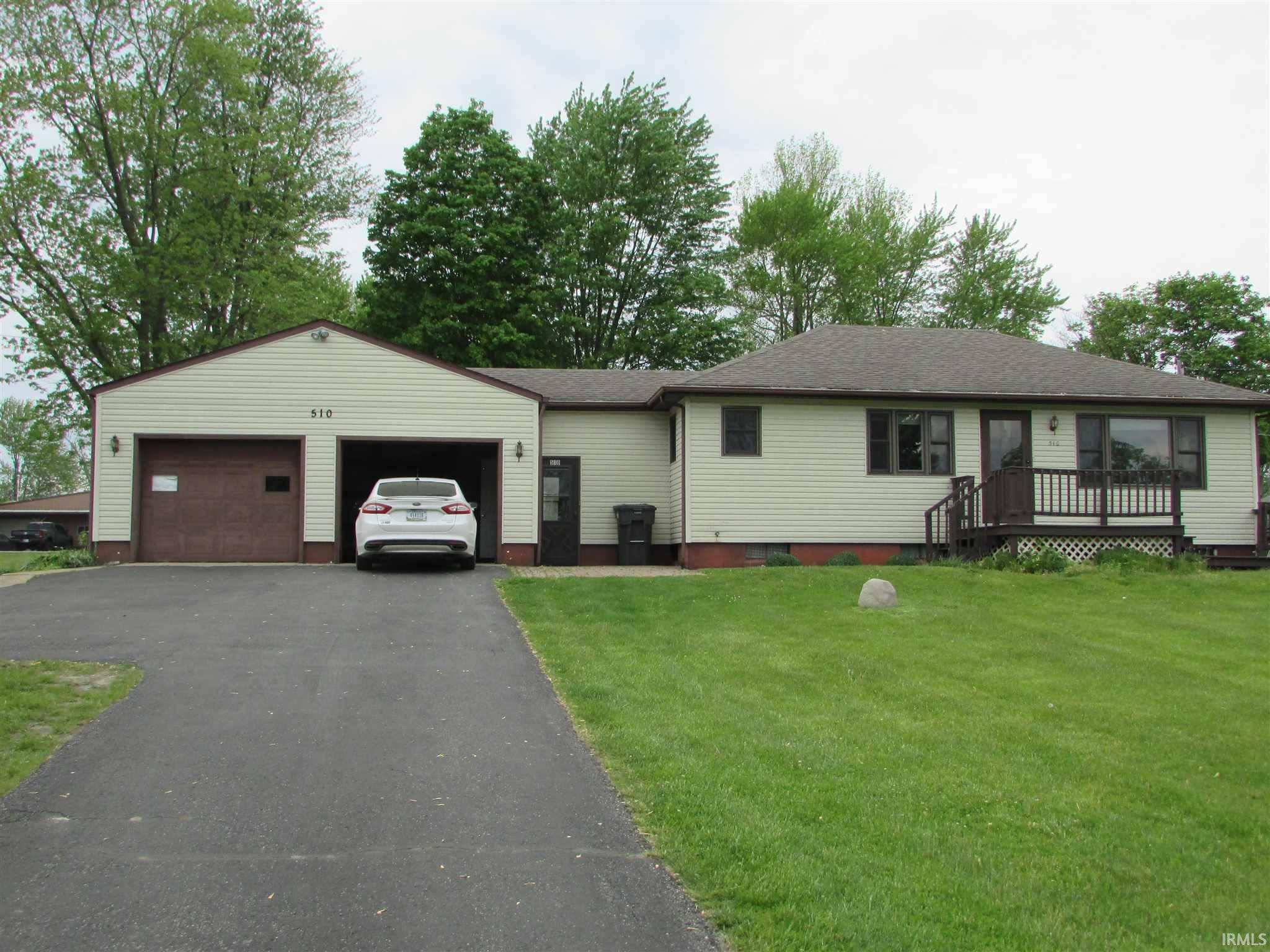 North Webster, IN 46555,510 S Mary Lafern Street