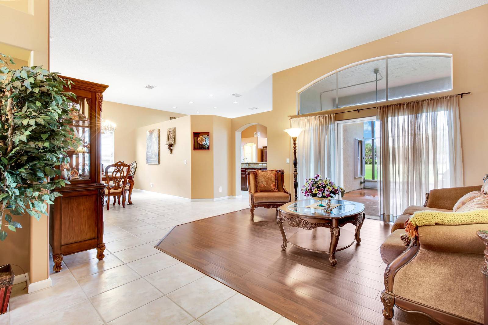 Lake Worth, FL 33463,6078 Las Colinas CIR