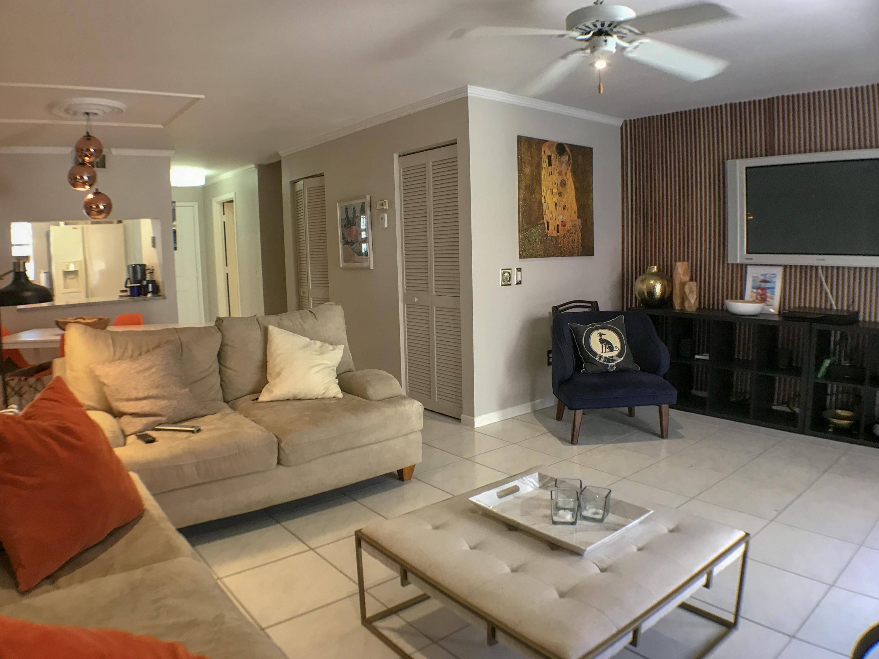 Hypoluxo, FL 33462,313 Waterside DR