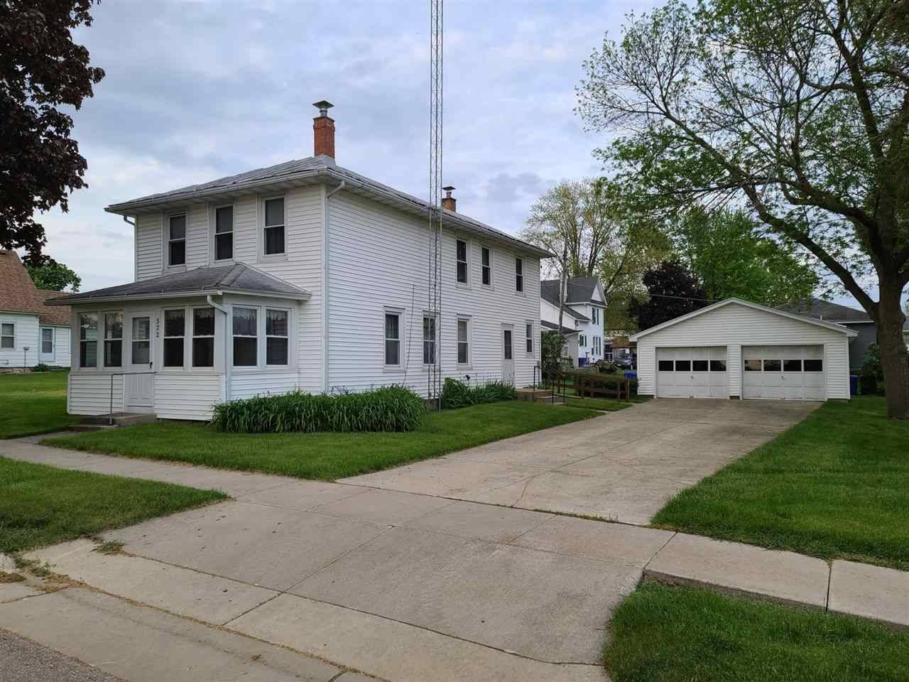 Cambria, WI 53923,322 State St