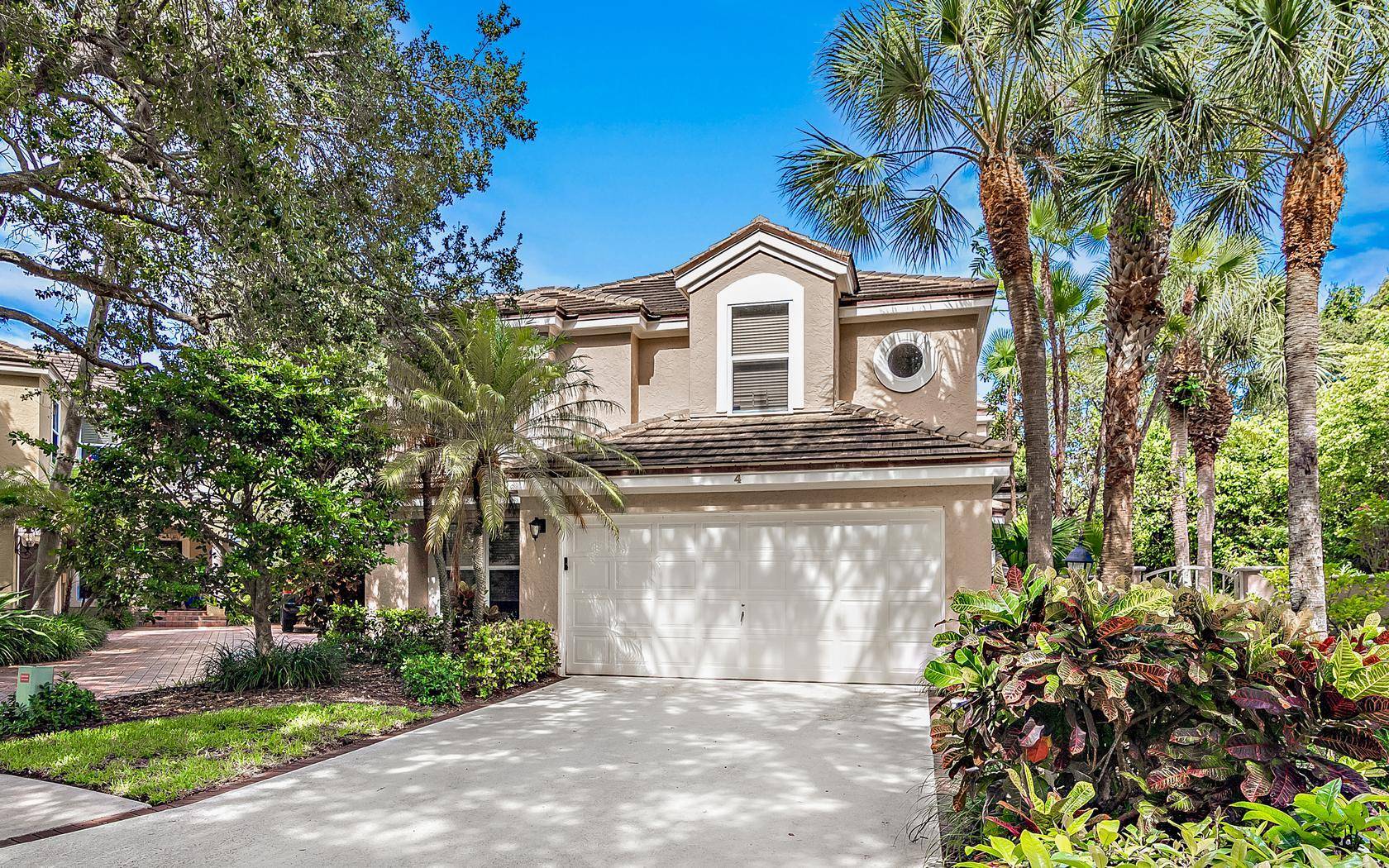 Juno Beach, FL 33408,4 Grand Bay CIR