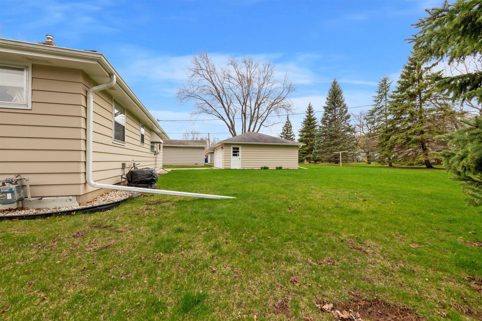 Appleton, WI 54915,2407 S Greenview St