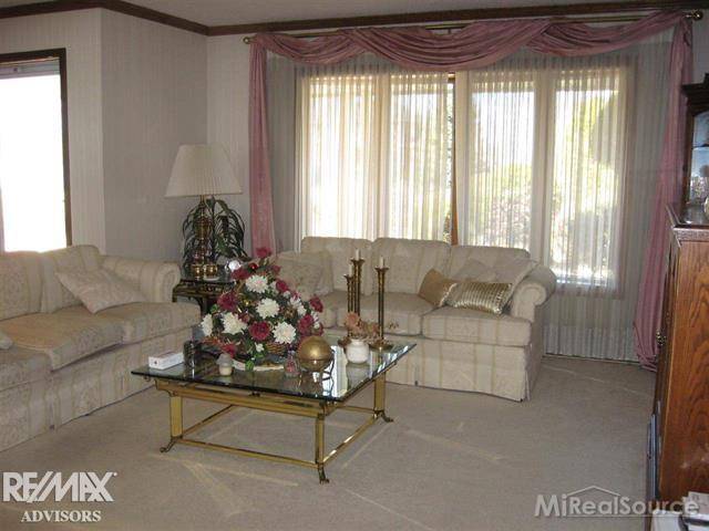 Chesterfield Twp, MI 48047,48810 POINT LAKEVIEW ST