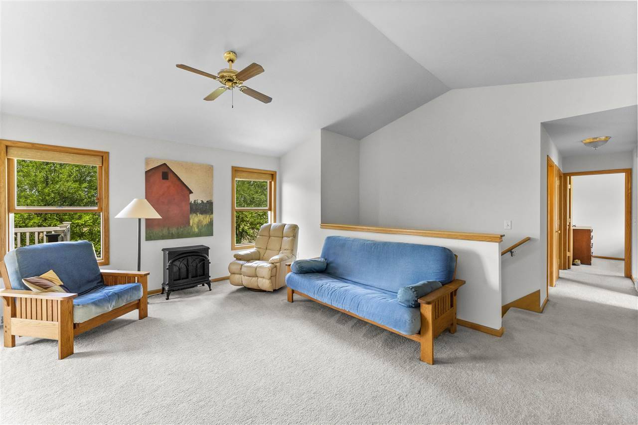 808 Brookstone Crest, Mount Horeb, WI 53572