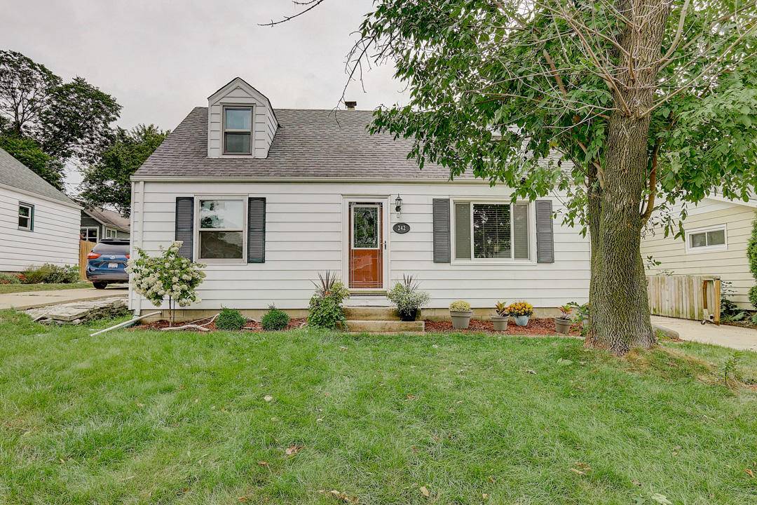 Wauwatosa, WI 53226,242 N 111th St